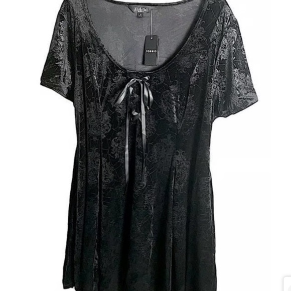 Spooky Skull and Roses Embossed Velvet Tie Front Dress ready for a night out! - Picture 2 of 7